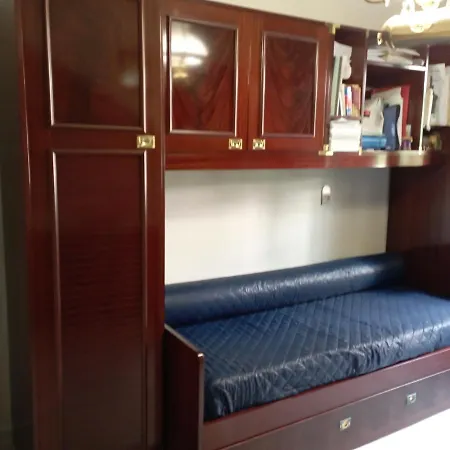 Domus Garden ベッド・アンド・ブレックファスト 3*