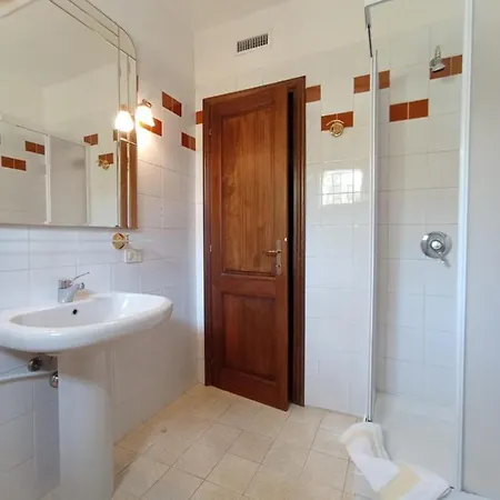 לינה וארוחת בוקר Domus Garden 3*